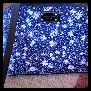 New Michael Kors floral crossbody purse; 9” x 7”